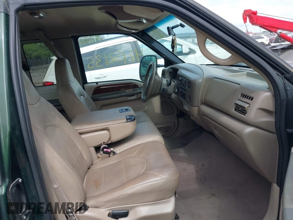 2000 Ford Super Duty F-250 XL with VIN 1FTNX21F9YED75853, listed as a IAAI auction lot 42152135 with 212,078 mi miles. Bid and sale history available at carsss.com. Image 5.