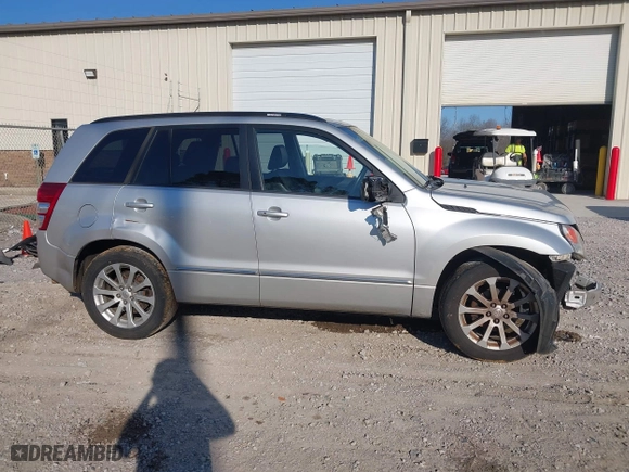 2013 Suzuki Grand Vitara Limited with VIN JS3TE0D74D4100091, listed as a IAAI auction lot 41684748 with 176,696 mi miles. Bid and sale history available at carsss.com. Image 14.