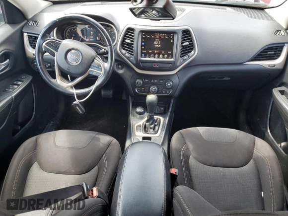 2016 Jeep Cherokee Latitude z VIN 1C4PJMCSXGW368550, wystawiony jako Copart lot #54358445 z przebiegiem 159 013 mil mil oraz Szkoda całkowita • Salvage title. Historia ofert i sprzedaży dostępna na DreamBid. Obrazek 8.