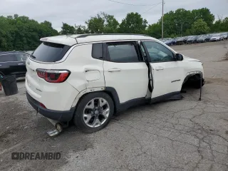 2020 Jeep Compass Limited with VIN 3C4NJDCBXLT221328, listed as a Copart auction lot 61133605 with 70,338 mi miles and Salvage title. Bid and sale history available at DreamBid. Image 3.