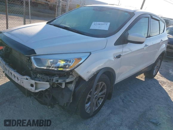 2017 Ford Escape SE z VIN 1FMCU0GD5HUB35744, wystawiony jako IAAI lot #41389972 z przebiegiem 171 623 mil mil oraz . Historia ofert i sprzedaży dostępna na DreamBid. Obrazek 2.