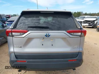 2021 Toyota RAV4 Hybrid LE z VIN JTMLWRFV8MD129136, wystawiony jako IAAI lot #41644636 z przebiegiem 82 253 mil mil oraz . Historia ofert i sprzedaży dostępna na DreamBid. Obrazek 16.