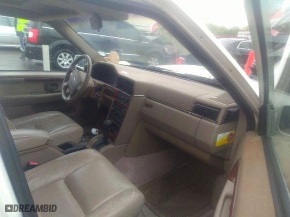1997 Volvo 960 with VIN YV1KS9607V1104348, listed as a IAAI auction lot 32999531 with NaN miles. Bid and sale history available at carsss.com. Image 5.