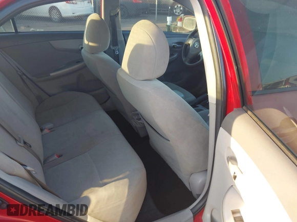 2010 Toyota Corolla z VIN 1NXBU4EE7AZ322603, wystawiony jako IAAI lot #41637618 z przebiegiem 160 533 mil mil oraz . Historia ofert i sprzedaży dostępna na DreamBid. Obrazek 8.
