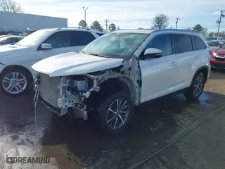 2019 Toyota Highlander SE with VIN 5TDKZRFH0KS315218, listed as a IAAI auction lot 41666981 with 45,218 mi miles. Bid and sale history available at carsss.com. Image 19.