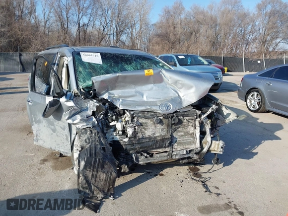 2015 Toyota Sienna XLE with VIN 5TDYK3DCXFS616362, listed as a IAAI auction lot 38882716 with Not Provided miles and . Bid and sale history available at DreamBid. Image 6.