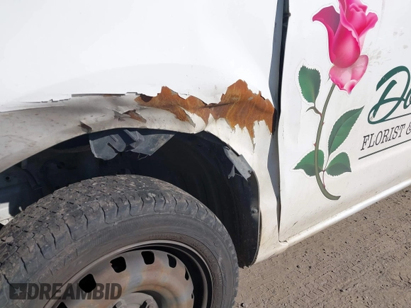 2015 Chevrolet City Express Cargo LS z VIN 3N63M0YN7FK725403, wystawiony jako IAAI lot #41613261 z przebiegiem 230 935 mil mil oraz . Historia ofert i sprzedaży dostępna na DreamBid. Obrazek 12.