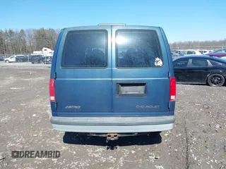 1998 Chevrolet Astro Cargo Van with VIN 1GCDM19W1WB194599, listed as a IAAI auction lot 41771541 with 178,607 mi miles. Bid and sale history available at carsss.com. Image 16.