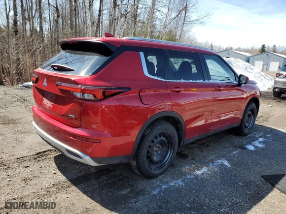 2024 Mitsubishi Outlander SE with VIN JA4J4VA85RZ631498, listed as a Copart auction lot 51241715 with 3,799 mi miles and Salvage Title. Bid and sale history available at carsss.com. Image 3.