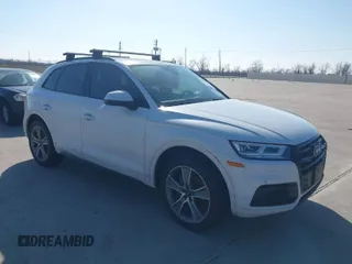 2019 Audi Q5 Premium Plus with VIN WA1BNAFYXK2093074, listed as a IAAI auction lot 41598060 with 72,518 mi miles. Bid and sale history available at carsss.com. Image 1.