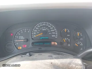2004 Chevrolet Silverado 1500 Crew Cab LS with VIN 2GCEC13T741428702, listed as a IAAI auction lot 41915343 with 252,065 mi miles. Bid and sale history available at carsss.com. Image 7.