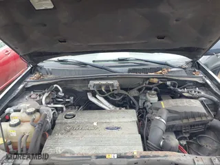 2008 Ford Escape Hybrid with VIN 1FMCU59H08KA59214, listed as a IAAI auction lot 41628625 with 999,999 mi miles. Bid and sale history available at carsss.com. Image 10.
