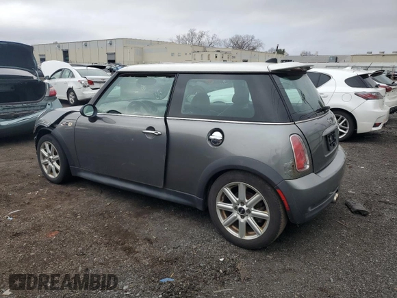 2005 MINI Hardtop S с VIN WMWRE33465TD90908, выставлен на аукционе Copart как лот 50671585 с пробегом Не указан миль и Списание • Salvage title. История ставок и продаж доступна на DreamBid. Изображение 2.