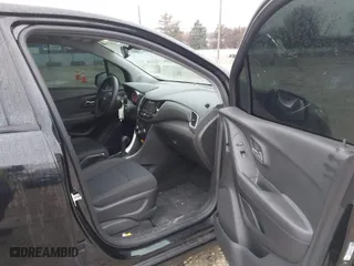2020 Chevrolet Trax LS with VIN KL7CJKSB9LB084572, listed as a IAAI auction lot 41479466 with 47,985 mi miles. Bid and sale history available at carsss.com. Image 5.