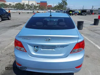 2012 Hyundai Accent GLS z VIN KMHCU4AE1CU057299, wystawiony jako IAAI lot #42130443 z przebiegiem 65 901 mil mil oraz . Historia ofert i sprzedaży dostępna na DreamBid. Obrazek 17.