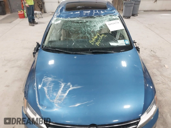 2015 Volkswagen Jetta SE z VIN 3VWD07AJ2FM315225, wystawiony jako IAAI lot #41929278 z przebiegiem 127 240 mil mil oraz . Historia ofert i sprzedaży dostępna na DreamBid. Obrazek 6.