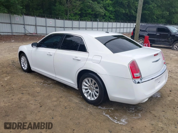 2014 Chrysler 300 z VIN 2C3CCAAG0EH376548, wystawiony jako IAAI lot #42288324 z przebiegiem 158 089 mil mil oraz . Historia ofert i sprzedaży dostępna na DreamBid. Obrazek 3.