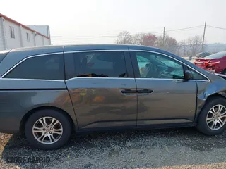 2011 Honda Odyssey LX with VIN 5FNRL5H29BB023895, listed as a IAAI auction lot 41897494 with 177,796 mi miles. Bid and sale history available at carsss.com. Image 14.