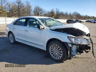 2017 Volkswagen Passat SE z VIN 1VWBT7A3XHC071165, wystawiony jako Copart lot #45755595 z przebiegiem 34 633 mil mil oraz Szkoda całkowita • Salvage title. Historia ofert i sprzedaży dostępna na DreamBid. Obrazek 4.