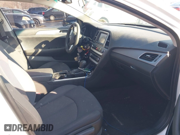 2018 Hyundai Sonata SE z VIN 5NPE24AF2JH684385, wystawiony jako IAAI lot #41354065 z przebiegiem 73 680 mil mil oraz . Historia ofert i sprzedaży dostępna na DreamBid. Obrazek 5.
