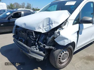 2016 Mercedes-Benz Metris Cargo z VIN WD3PG2EA9G3085608, wystawiony jako IAAI lot #40218115 z przebiegiem 134 553 mil mil oraz . Historia ofert i sprzedaży dostępna na DreamBid. Obrazek 6.