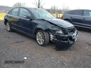 2009 Volvo S40 2.4L с VIN YV1MS390692463515, выставлен на аукционе IAAI как лот 41977823 с пробегом 75 899 миль миль и . История ставок и продаж доступна на DreamBid. Изображение 1.
