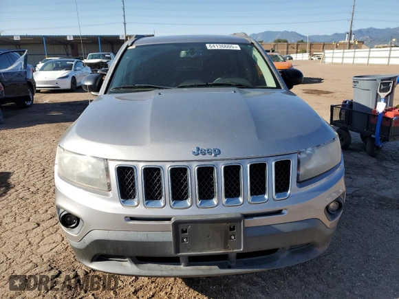 2016 Jeep Compass Sport z VIN 1C4NJCBA6GD553393, wystawiony jako Copart lot #64136605 z przebiegiem 93 909 mil mil oraz Czysty tytuł • Clean title. Historia ofert i sprzedaży dostępna na DreamBid. Obrazek 5.