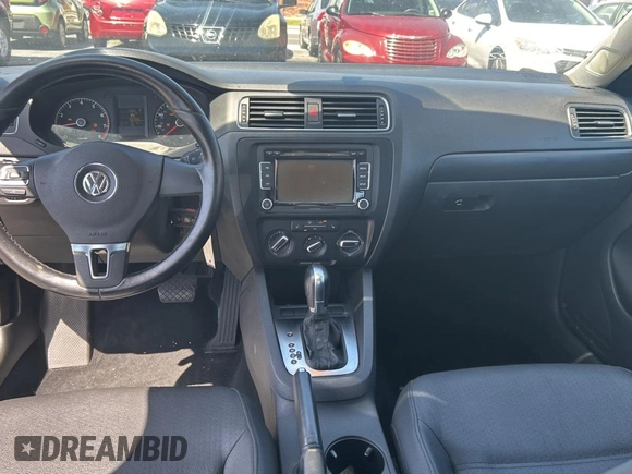 2011 Volkswagen Jetta SE with VIN 3VWDX7AJ1BM378306, listed as a Copart auction lot 52216155 with 62,386 mi miles and Clean title. Bid and sale history available at DreamBid. Image 9.