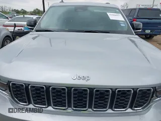 2023 Jeep Grand Cherokee Limited z VIN 1C4RJKBG3P8832504, wystawiony jako IAAI lot #42088057 z przebiegiem 24 674 mil mil oraz . Historia ofert i sprzedaży dostępna na DreamBid. Obrazek 6.