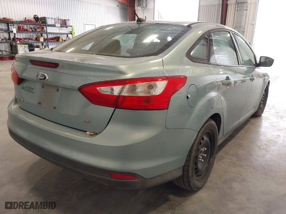 2012 Ford Focus SE with VIN 1FAHP3F22CL456034, listed as a IAAI auction lot 41864862 with 185,897 mi miles. Bid and sale history available at carsss.com. Image 4.
