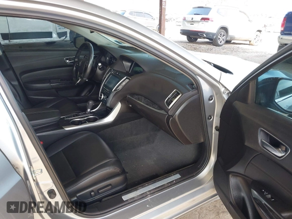 2018 Acura TLX with VIN 19UUB1F33JA008710, listed as a IAAI auction lot 41772704 with 111,533 mi miles and . Bid and sale history available at DreamBid. Image 5.