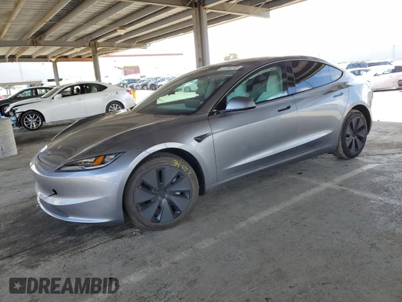 2025 Tesla Model 3 Long Range z VIN 5YJ3E1EA5SF920183, wystawiony jako Copart lot #51593705 z przebiegiem 2 224 mil mil oraz Szkoda całkowita • Salvage title. Historia ofert i sprzedaży dostępna na DreamBid. Obrazek 1.