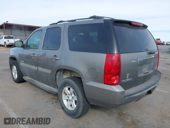 2007 GMC Yukon SLE w/3SA with VIN 1GKFC13C77R273041, listed as a IAAI auction lot 41548326 with 108,738 mi miles. Bid and sale history available at carsss.com. Image 3.