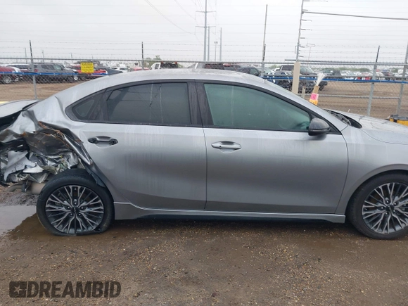 2024 Kia Forte GT-Line with VIN 3KPF54ADXRE724304, listed as a IAAI auction lot 41906041 with 14,206 mi miles and . Bid and sale history available at carsss.com. Image 13.