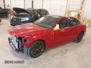 2020 Alfa Romeo Giulia z VIN ZARFANANXL7624226, wystawiony jako IAAI lot #41969817 z przebiegiem 60 367 mil mil oraz . Historia ofert i sprzedaży dostępna na DreamBid. Obrazek 17.