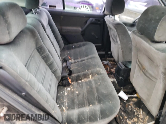 1998 Volkswagen Jetta TDI z VIN 3VWRF81H7WM228525, wystawiony jako Copart lot #65629323 z przebiegiem Nie podano mil oraz Szkoda całkowita • Salvage title. Historia ofert i sprzedaży dostępna na DreamBid. Obrazek 10.