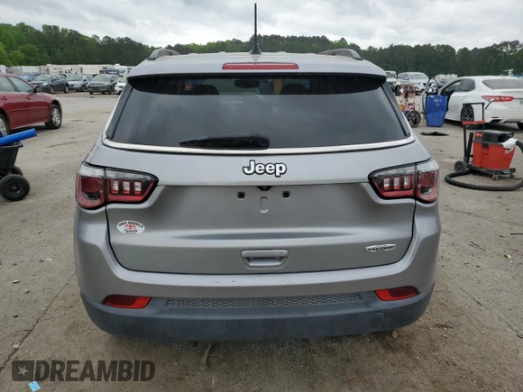 2019 Jeep Compass Latitude z VIN 3C4NJCBB1KT851572, wystawiony jako Copart lot #53131635 z przebiegiem 77 875 mil mil oraz Szkoda całkowita • Salvage title. Historia ofert i sprzedaży dostępna na DreamBid. Obrazek 6.