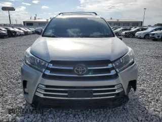 2018 Toyota Highlander Limited z VIN 5TDDZRFH1JS865387, wystawiony jako Copart lot #42059445 z przebiegiem Nie podano mil oraz Szkoda całkowita • Salvage title. Historia ofert i sprzedaży dostępna na DreamBid. Obrazek 5.
