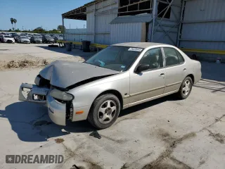 1997 Nissan Altima XE with VIN 1N4BU31D2VC268883, listed as a Copart auction lot 76528444 with 138,146 mi miles and Salvage Title. Bid and sale history available at carsss.com. Image 1.