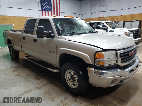 2006 GMC Sierra 3500 DRW SL with VIN 1GTHK33206F119832, listed as a Copart auction lot 54531215 with 366,848 mi miles and Clean Title. Bid and sale history available at DreamBid. Image 4.