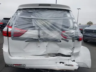 2017 Toyota Sienna L z VIN 5TDZZ3DC2HS800102, wystawiony jako IAAI lot #42151872 z przebiegiem 182 675 mil mil oraz . Historia ofert i sprzedaży dostępna na DreamBid. Obrazek 16.