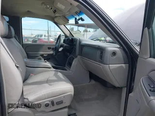 2005 Chevrolet Tahoe LS z VIN 1GNEK13T05J124225, wystawiony jako IAAI lot #41699401 z przebiegiem 253 632 mil mil oraz . Historia ofert i sprzedaży dostępna na DreamBid. Obrazek 5.