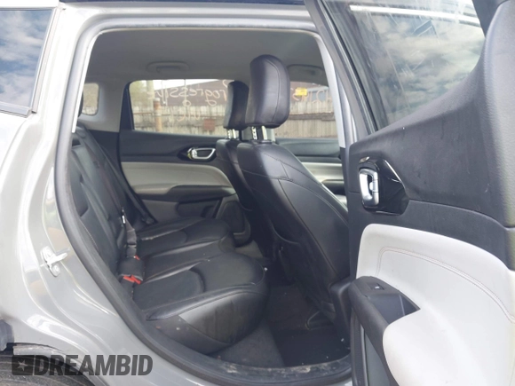 2022 Jeep Compass High Altitude z VIN 3C4NJDCB3NT145518, wystawiony jako IAAI lot #42143357 z przebiegiem 58 276 mil mil oraz . Historia ofert i sprzedaży dostępna na DreamBid. Obrazek 8.
