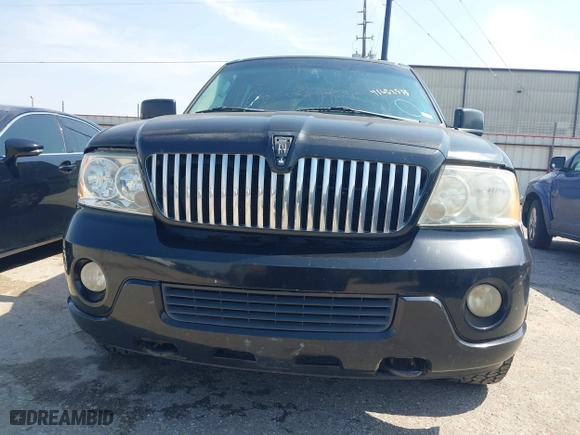 2005 Lincoln Navigator Luxury with VIN 5LMFU27535LJ22782, listed as a IAAI auction lot 41682533 with 244,287 mi miles. Bid and sale history available at carsss.com. Image 6.