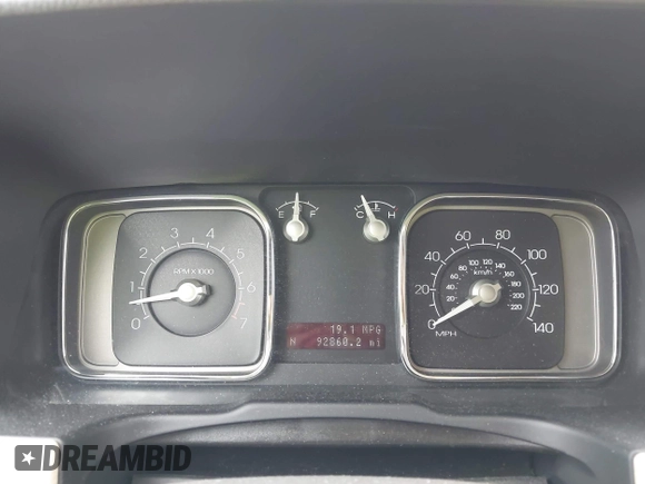 2010 Lincoln MKX z VIN 2LMDJ6JC0ABJ11318, wystawiony jako IAAI lot #42448885 z przebiegiem 92 860 mil mil oraz . Historia ofert i sprzedaży dostępna na DreamBid. Obrazek 7.
