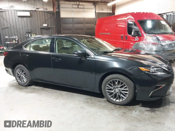 2018 Lexus ES 350 z VIN 58ABK1GG3JU083398, wystawiony jako IAAI lot #42094308 z przebiegiem 98 019 mil mil oraz . Historia ofert i sprzedaży dostępna na DreamBid. Obrazek 13.