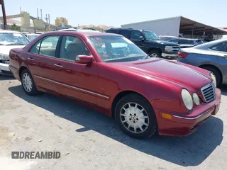 2001 Mercedes-Benz E 320 z VIN WDBJF65J31B357006, wystawiony jako IAAI lot #42428345 z przebiegiem 103 239 mil mil oraz . Historia ofert i sprzedaży dostępna na DreamBid. Obrazek 1.