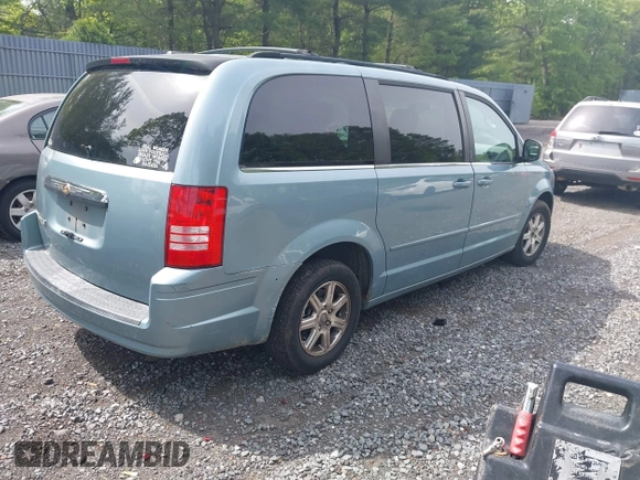 2008 Chrysler Town & Country Touring with VIN 2A8HR54P98R786789, listed as a IAAI auction lot 42360982 with 100,392 mi miles and . Bid and sale history available at DreamBid. Image 4.