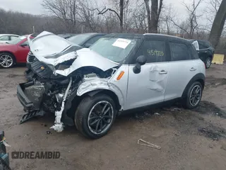 2015 MINI Countryman with VIN WMWZB3C50FWR44622, listed as a IAAI auction lot 41519725 with 229,985 mi miles and . Bid and sale history available at DreamBid. Image 18.
