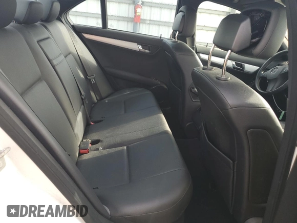 2008 Mercedes-Benz C 300 Sport с VIN WDDGF54X98F193023, выставлен на аукционе Copart как лот 62825395 с пробегом 45 269 миль миль и Списание • Salvage title. История ставок и продаж доступна на DreamBid. Изображение 10.